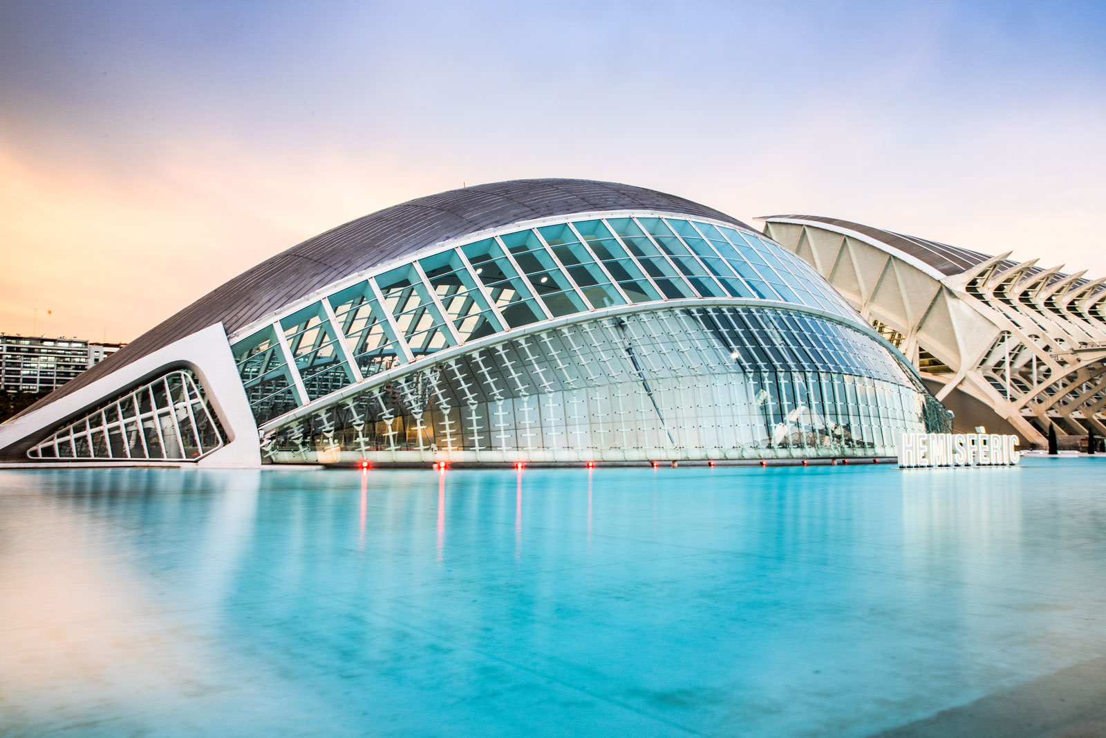 Servicio de drones en Valencia — Ciudad de las Artes y las Ciencias, rodaje aéreo profesional en 4K